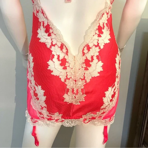 36C VS Victoria’s Secret Dream Angels Coral Cream Floral Seduction Garter slip